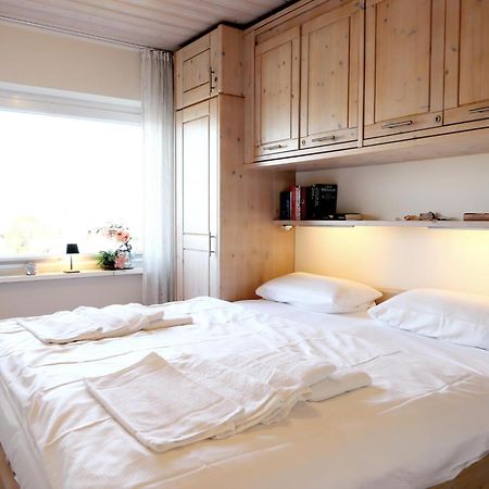Schoenes Neues Hochwertig Renoviertes 2-Zimmer Appartement In Der 4. Etage. เวสเทอร์แลนด์ ภายนอก รูปภาพ