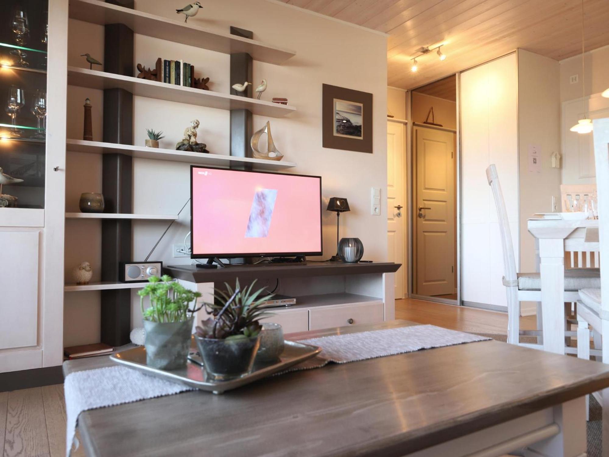 Schoenes Neues Hochwertig Renoviertes 2-Zimmer Appartement In Der 4. Etage. เวสเทอร์แลนด์ ภายนอก รูปภาพ