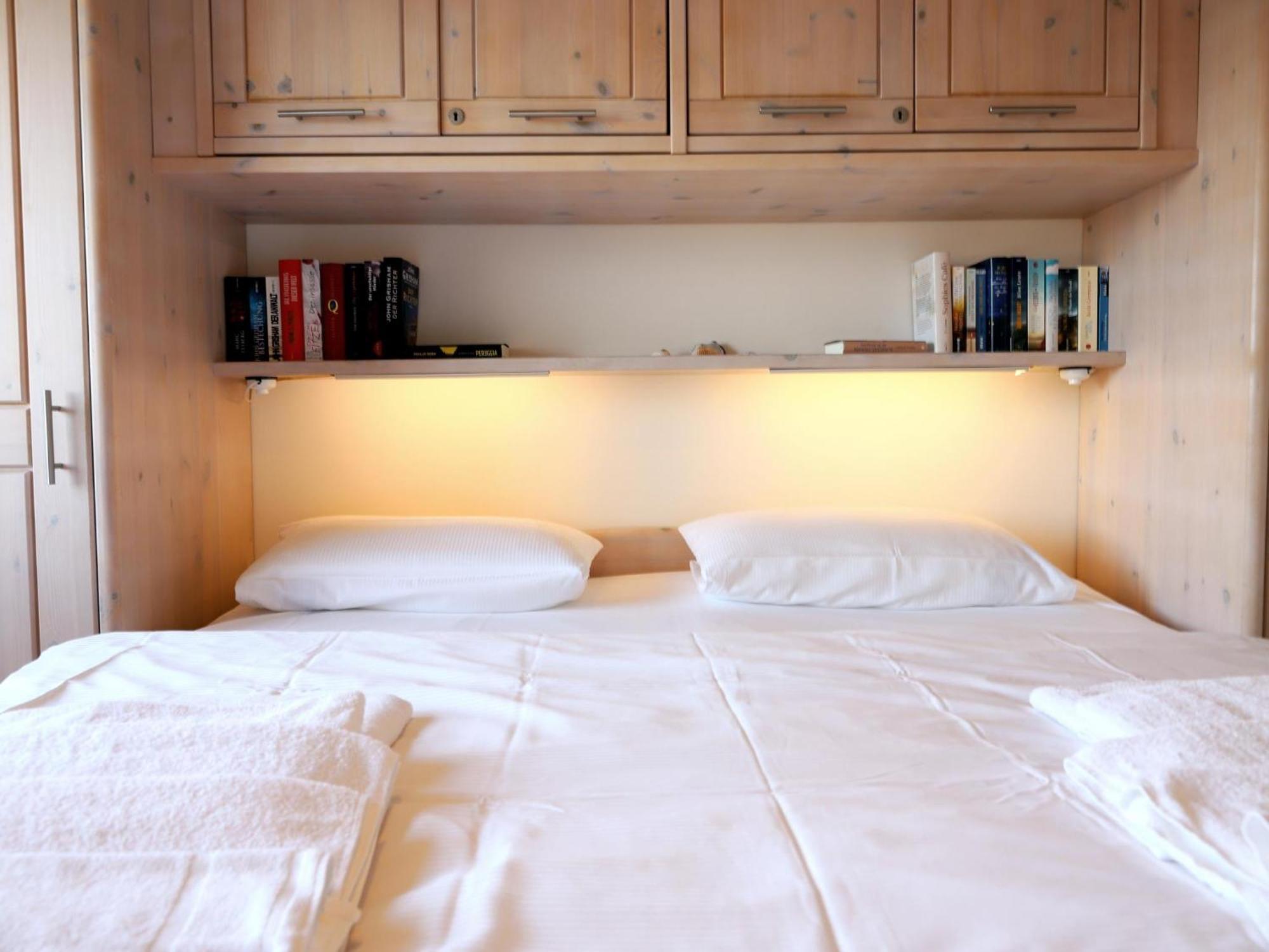 Schoenes Neues Hochwertig Renoviertes 2-Zimmer Appartement In Der 4. Etage. เวสเทอร์แลนด์ ภายนอก รูปภาพ