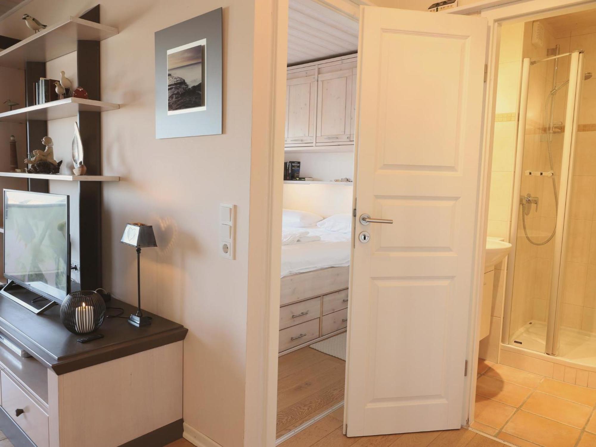 Schoenes Neues Hochwertig Renoviertes 2-Zimmer Appartement In Der 4. Etage. เวสเทอร์แลนด์ ภายนอก รูปภาพ