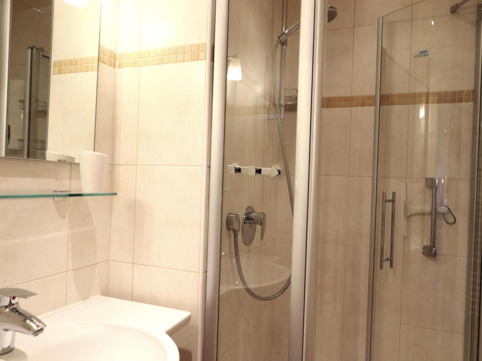 Schoenes Neues Hochwertig Renoviertes 2-Zimmer Appartement In Der 4. Etage. เวสเทอร์แลนด์ ภายนอก รูปภาพ